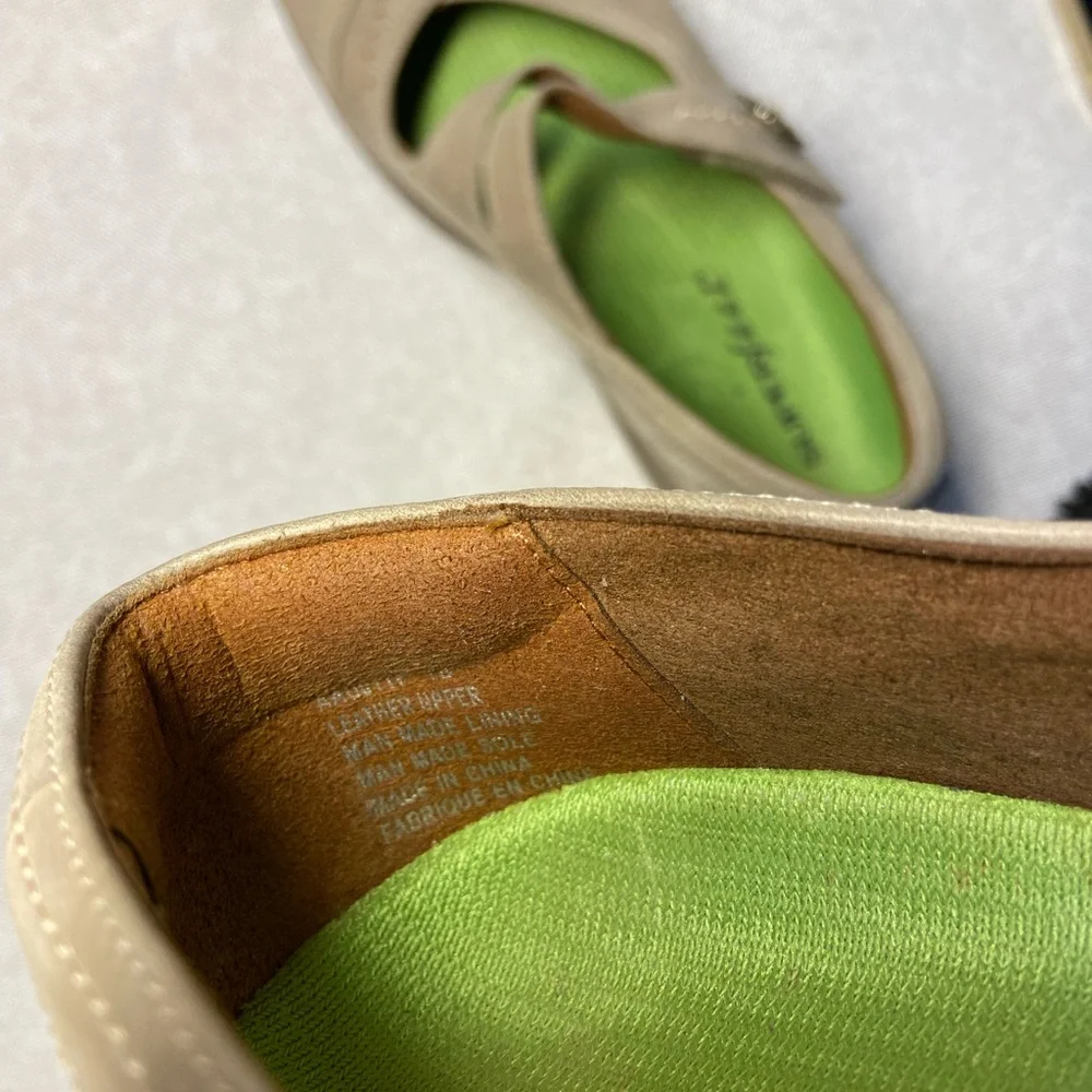 Aravon by New Balance Women's Taupe Nubuck  Shoes Size 7B